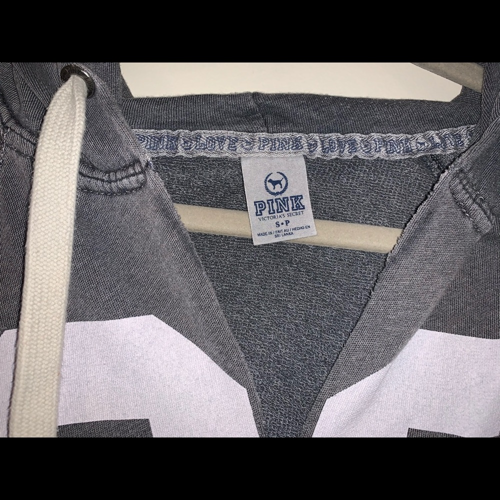 Pink sweatshirt - Picture 3 of 3